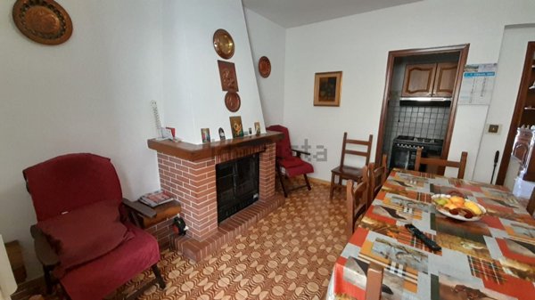 casa indipendente in vendita a Roccamandolfi