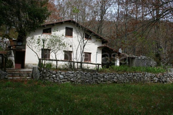 quadrivano in vendita a Roccamandolfi