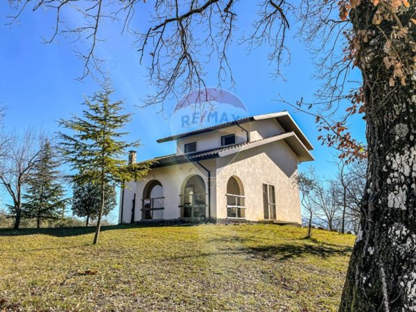 casa indipendente in vendita a Rocchetta a Volturno