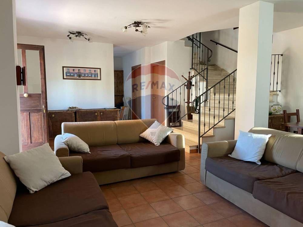 casa indipendente in vendita a Rocchetta a Volturno