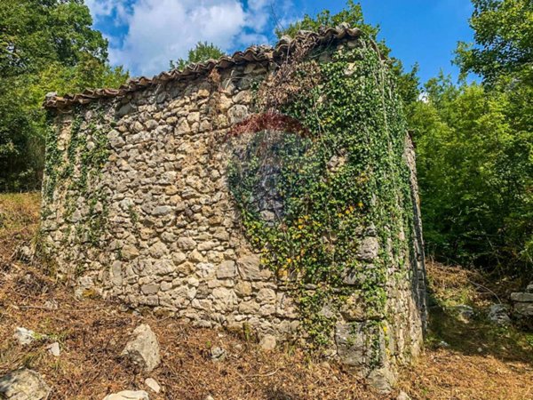 casa indipendente in vendita a Rocchetta a Volturno
