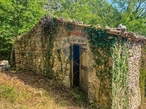 casale in vendita a Rocchetta a Volturno