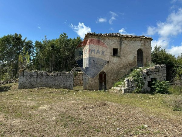 casale in vendita a Rocchetta a Volturno
