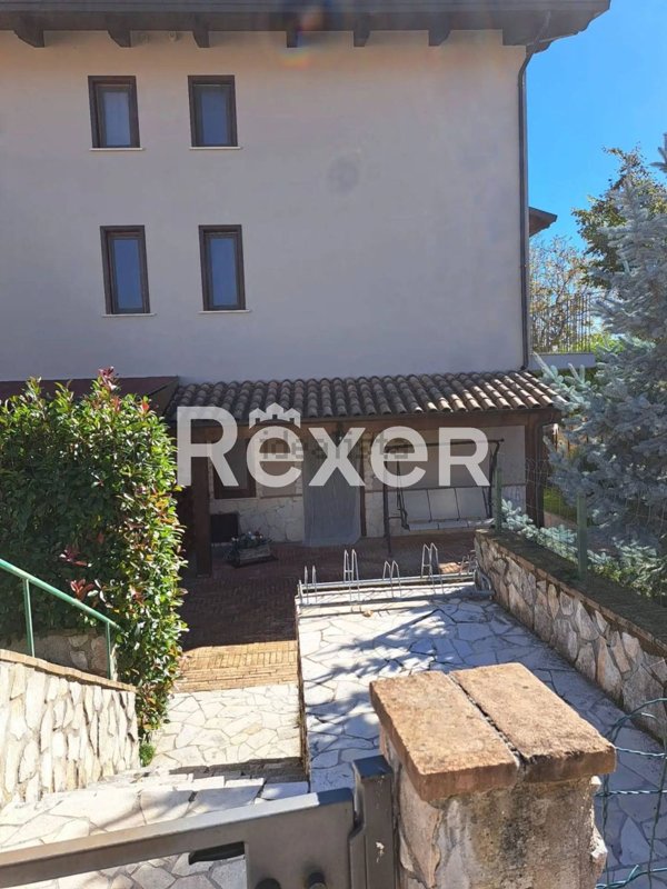 casa indipendente in vendita a Rocchetta a Volturno