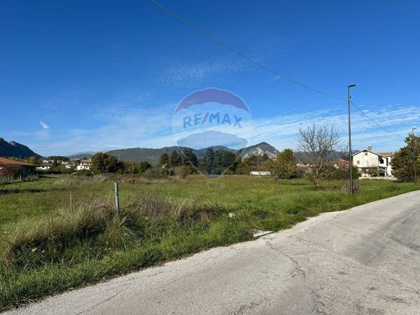 terreno edificabile in vendita a Rocchetta a Volturno