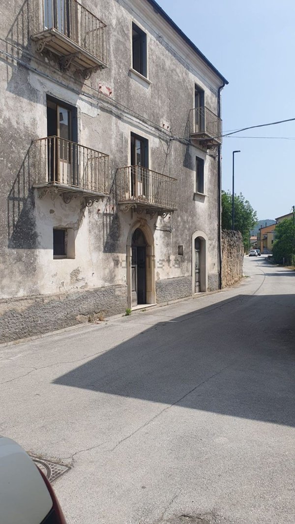 casa indipendente in vendita a Rocchetta a Volturno