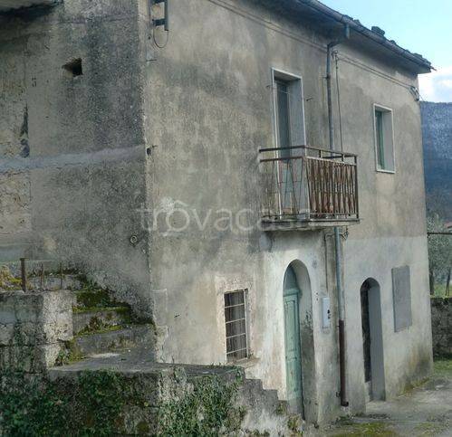 casa indipendente in vendita a Rocchetta a Volturno