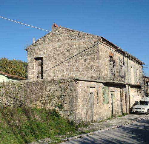 casa indipendente in vendita a Rocchetta a Volturno