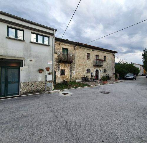 casa indipendente in vendita a Rocchetta a Volturno