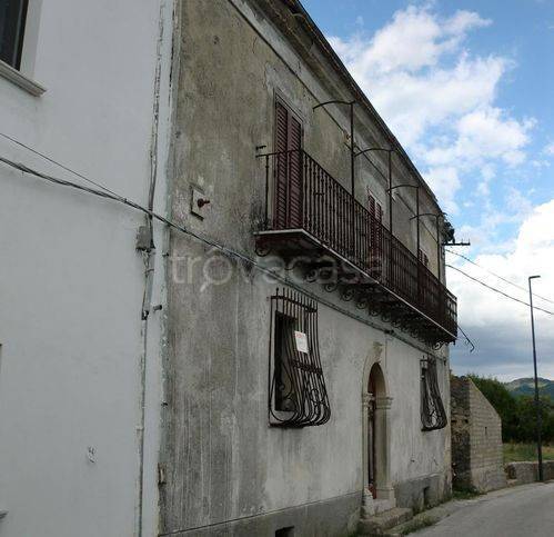 casa indipendente in vendita a Rocchetta a Volturno