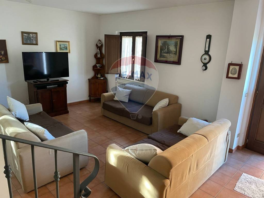 casa indipendente in vendita a Rocchetta a Volturno