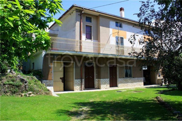 casa indipendente in vendita a Rocchetta a Volturno