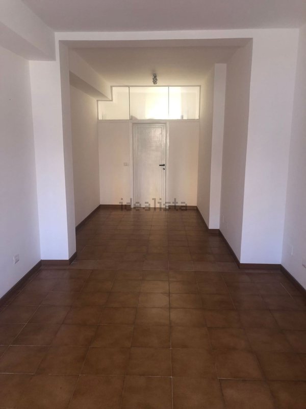 locale commerciale in vendita a Rocchetta a Volturno