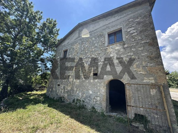 casale in vendita a Rocchetta a Volturno