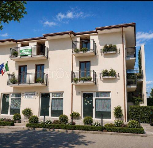 casa indipendente in vendita a Rocchetta a Volturno