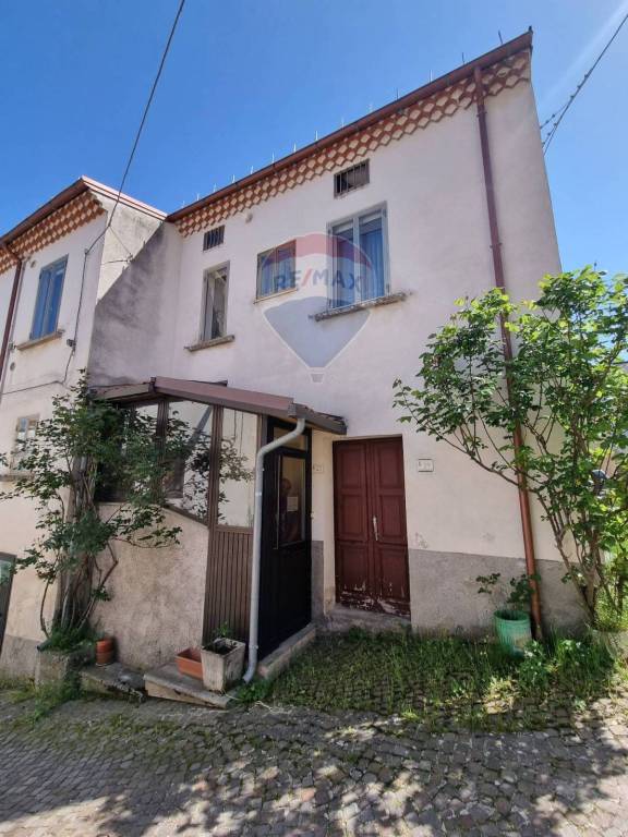 casa indipendente in vendita a San Pietro Avellana