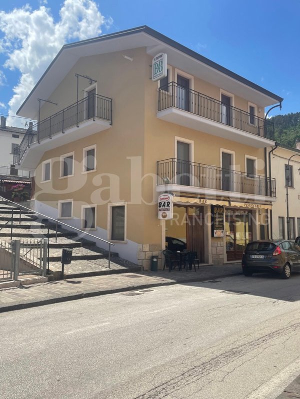 locale commerciale in vendita a San Pietro Avellana