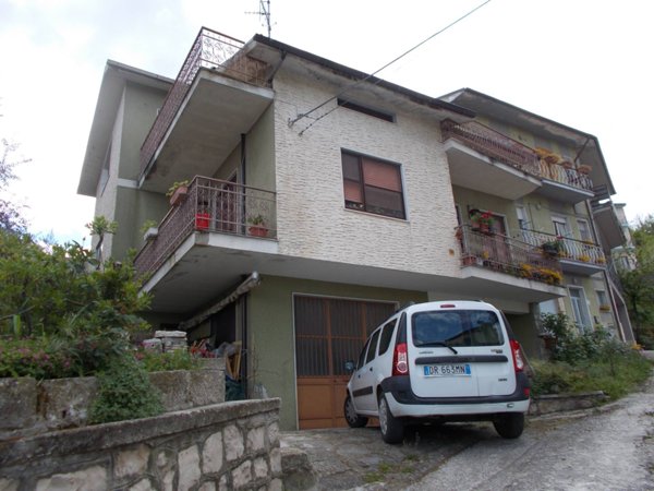 casa indipendente in vendita a Sant'Agapito