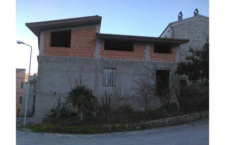 casa indipendente in vendita a Sant'Agapito