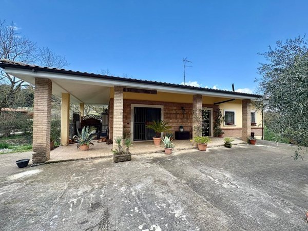 casa indipendente in vendita a Sant'Agapito