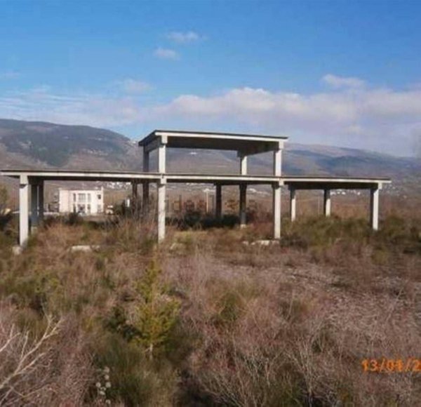 locale commerciale in vendita a Santa Maria del Molise