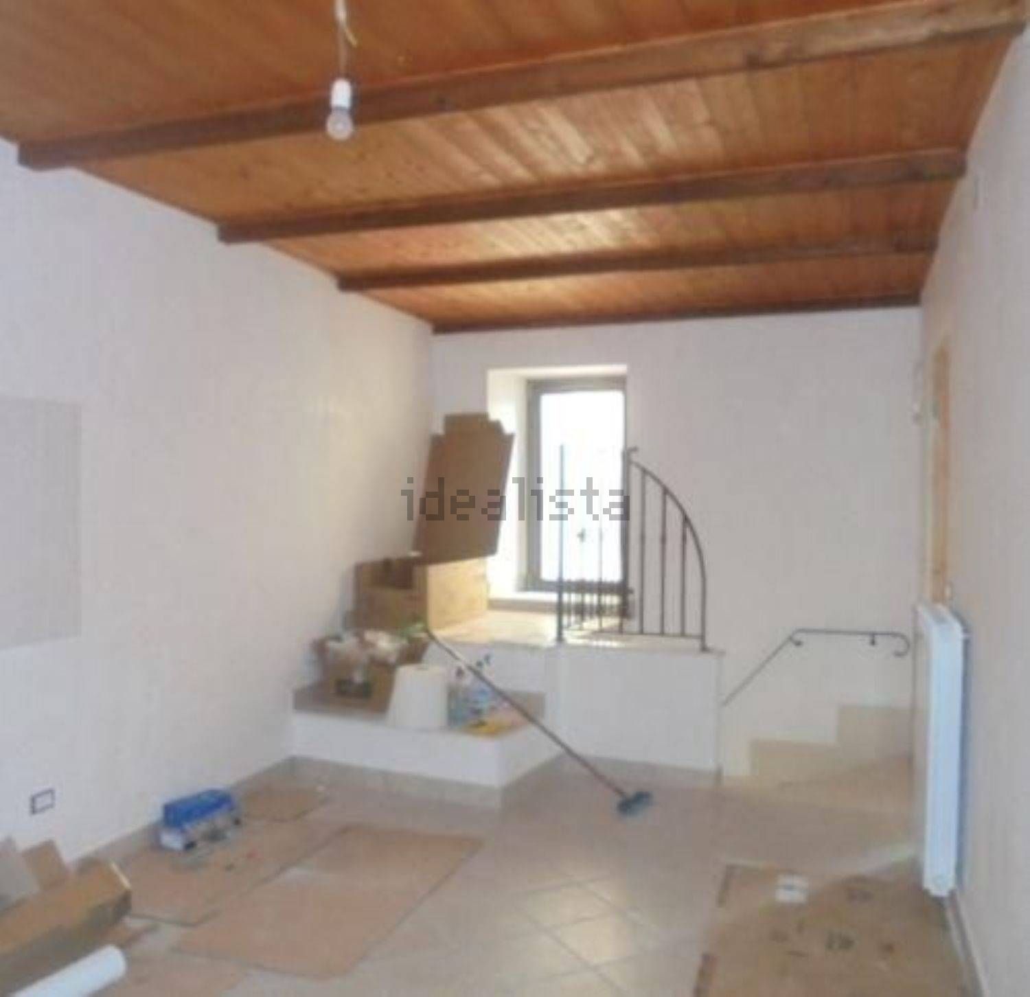 casa indipendente a Santa Maria del Molise in zona Sant'Angelo in Grotte