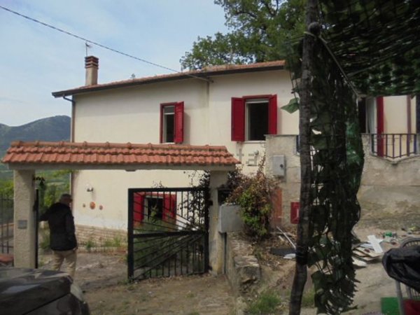 casa indipendente in vendita a Santa Maria del Molise