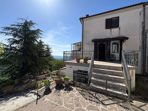 casa indipendente a Santa Maria del Molise in zona Sant'Angelo in Grotte