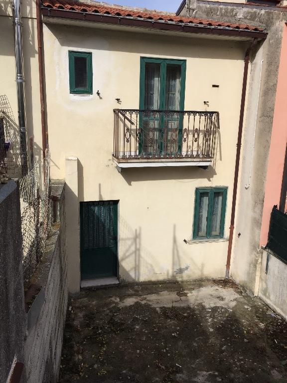 casa indipendente in vendita a Sant'Angelo del Pesco