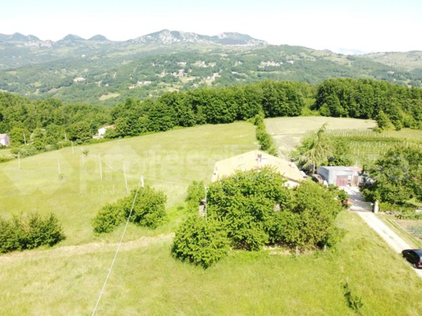 casa indipendente in vendita a Sant'Angelo del Pesco