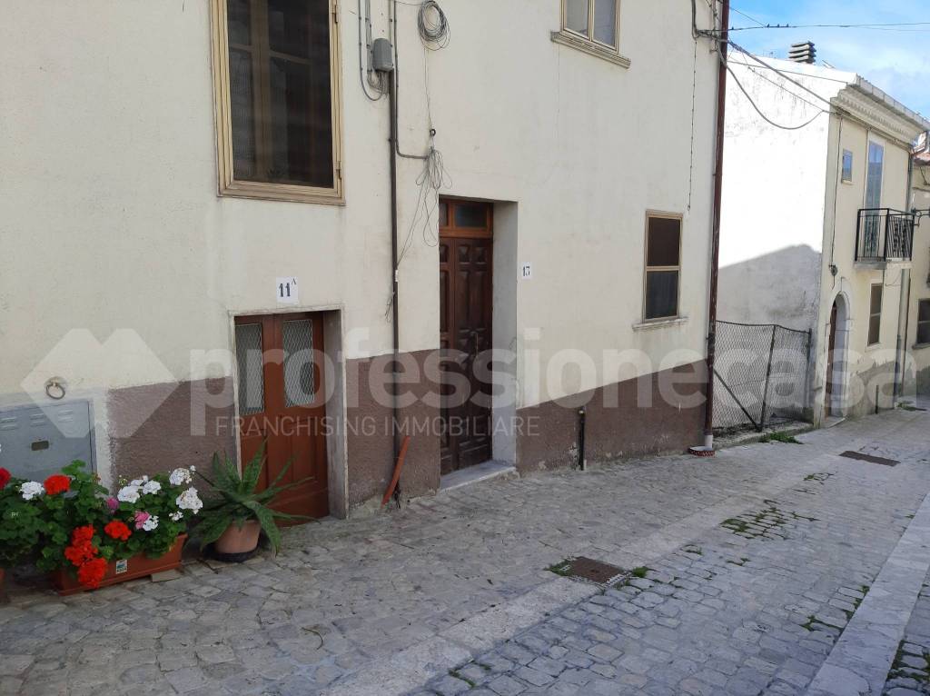 casa indipendente in vendita a Sant'Angelo del Pesco