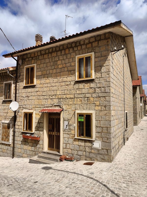 casa indipendente in vendita a Sant'Angelo del Pesco