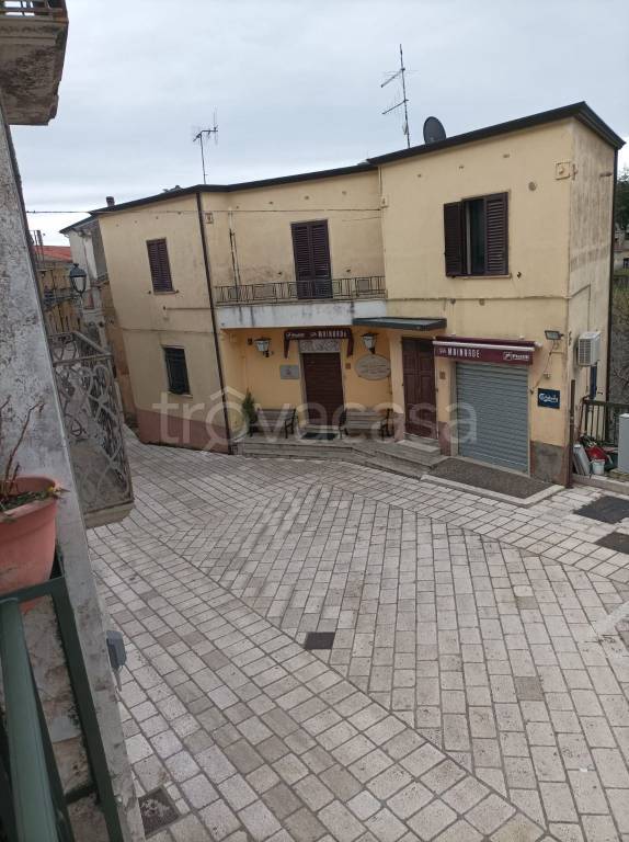 casa indipendente in vendita a Scapoli