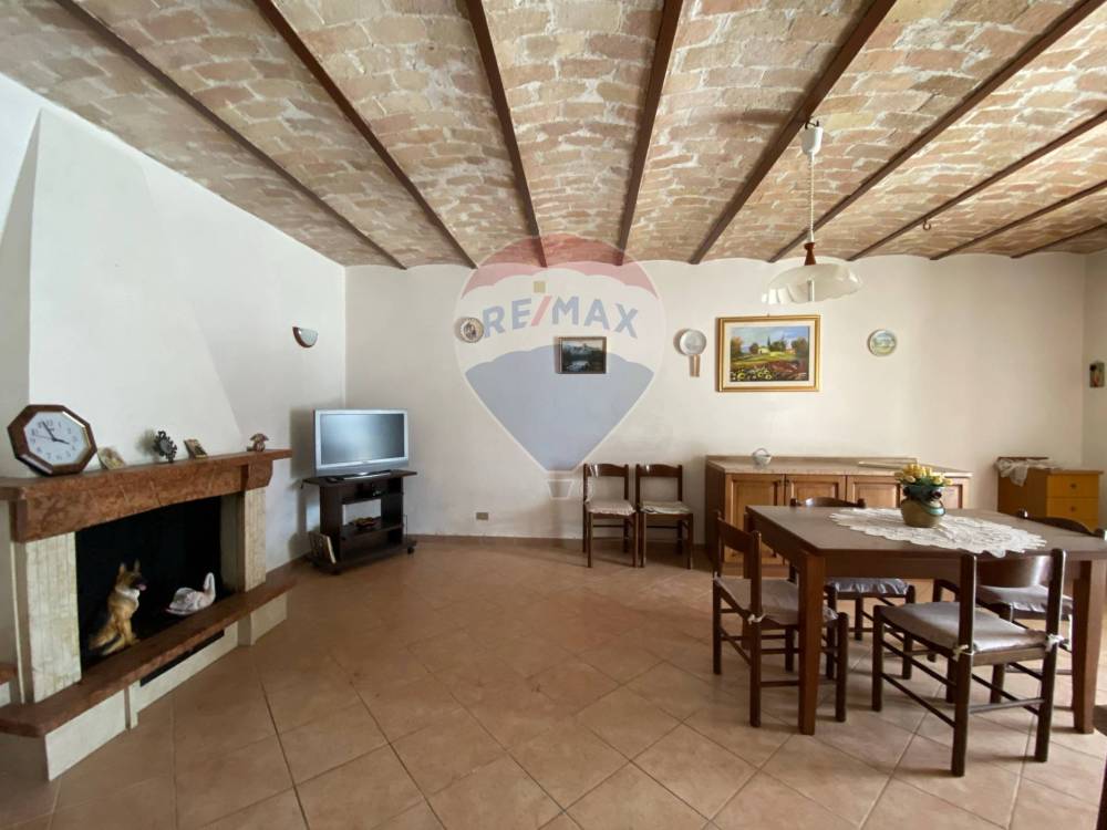 casa indipendente in vendita a Scapoli in zona Vaglie