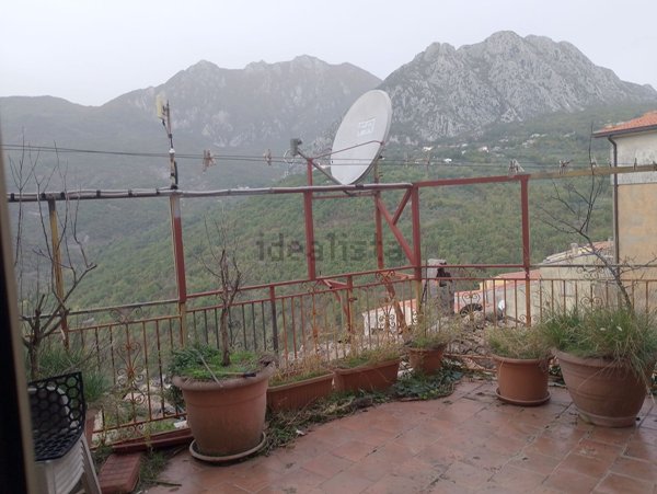 casa indipendente in vendita a Scapoli
