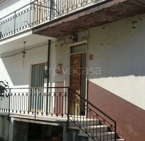 casa indipendente in vendita a Scapoli