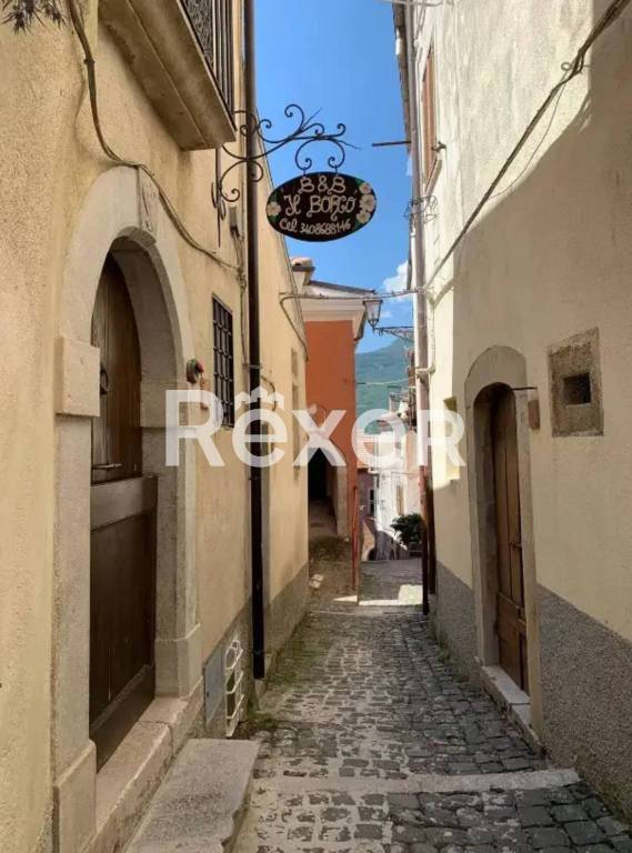 casa indipendente in vendita a Scapoli