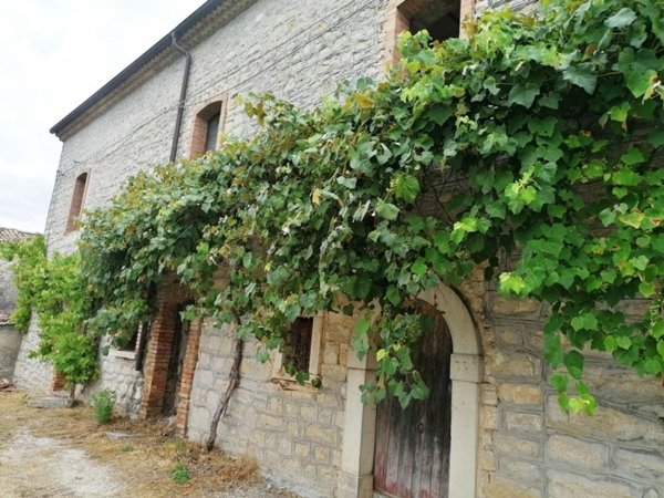 casa indipendente in vendita a Sessano del Molise