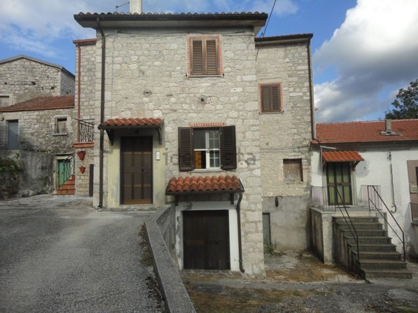 casa indipendente in vendita a Sessano del Molise
