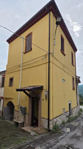 casa indipendente in vendita a Sessano del Molise