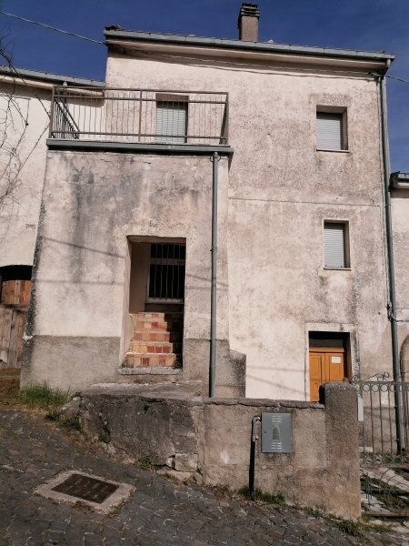 casa indipendente in vendita a Sessano del Molise