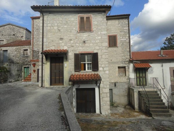 casa indipendente in vendita a Sessano del Molise