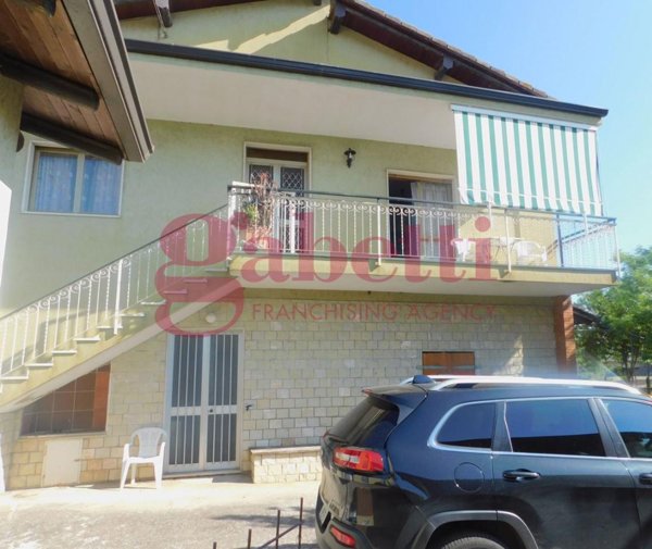 casa indipendente in vendita a Sesto Campano