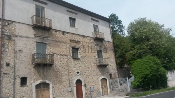 casa indipendente in vendita a Sesto Campano