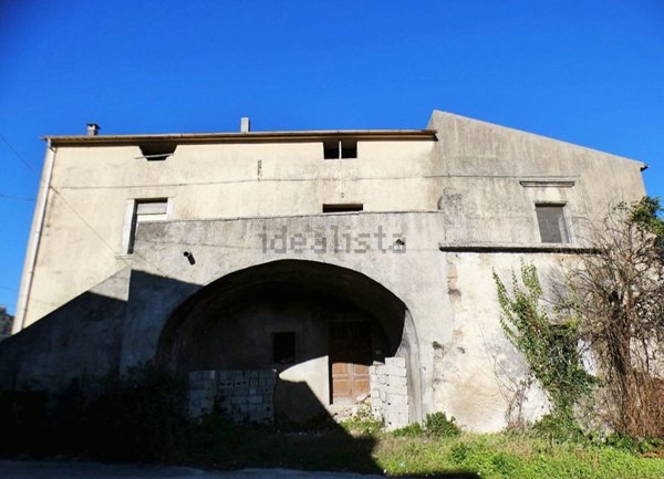 casale in vendita a Sesto Campano