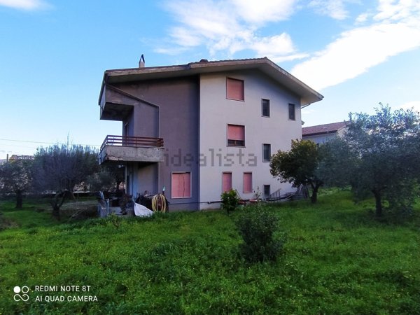 casa indipendente in vendita a Sesto Campano