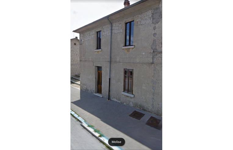 casa indipendente in vendita a Vastogirardi in zona Villa San Michele
