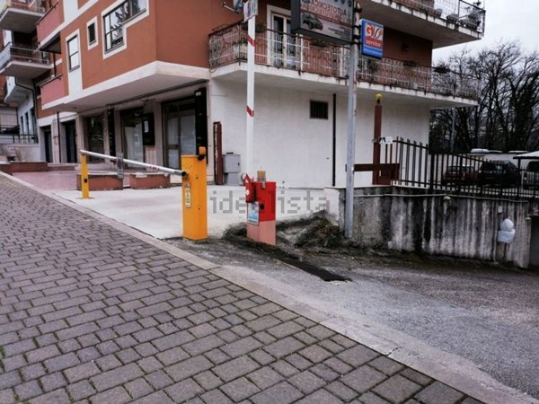 locale commerciale in vendita a Venafro