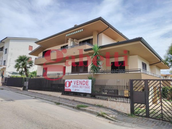 casa indipendente in vendita a Venafro