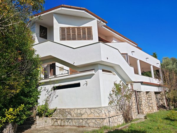 casa indipendente in vendita a Venafro